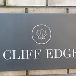 33 Cliff Edge