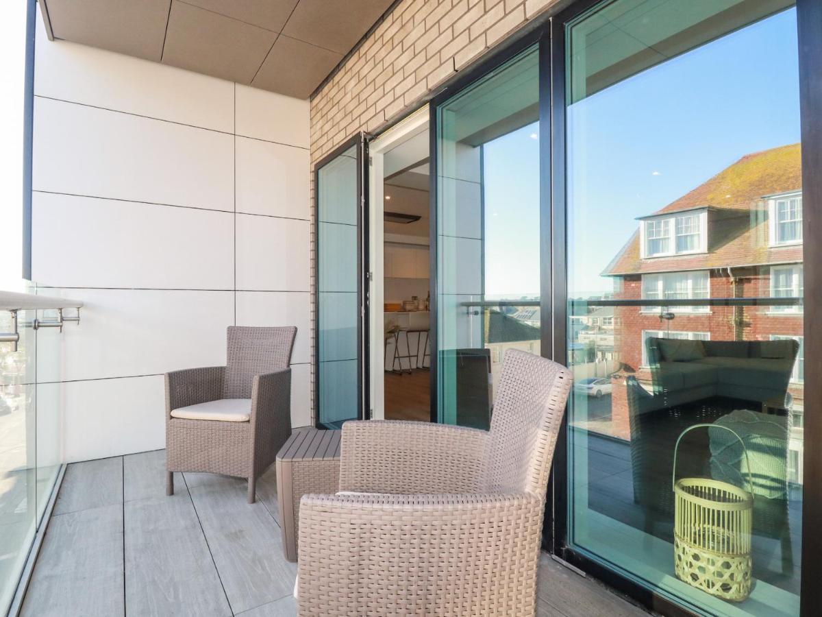 33 Cliff Edge Apartment *